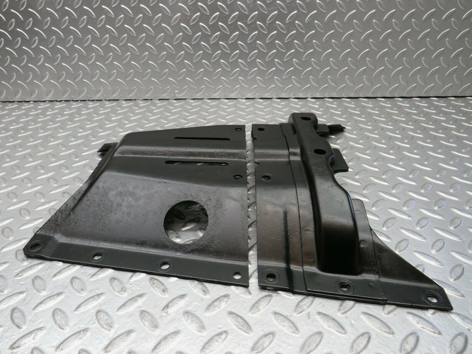 22865 Mercedes-Benz C107 450SLC Coupe Gearbox Mount Bracket Holder