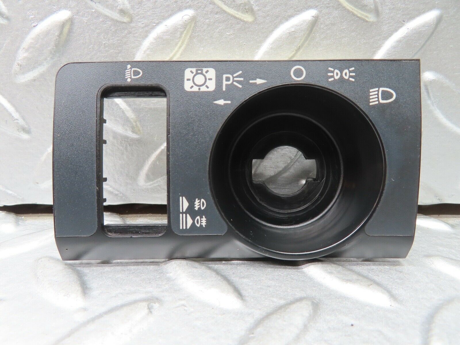 21585 Mercedes-Benz W126 300SE Headlight Switch Surround