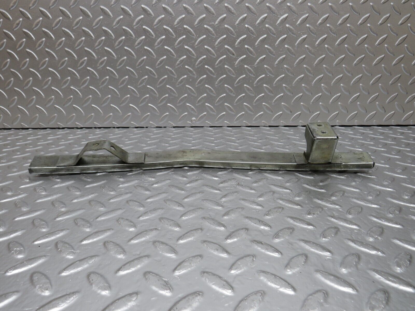 0755 Mercedes-Benz C107 350SLC Coupe Rear Right Window Channel