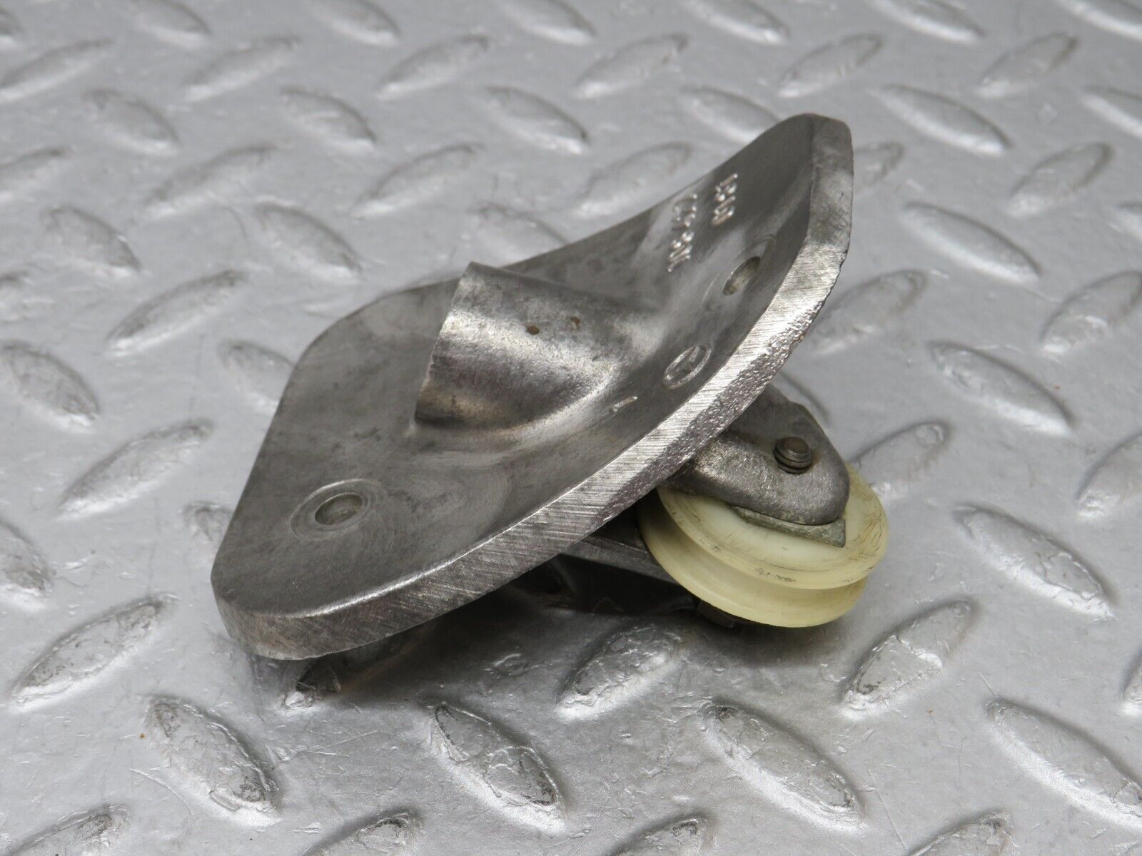 35822 Mercedes-Benz W108 Handbrake Cable Regulator 1084270181