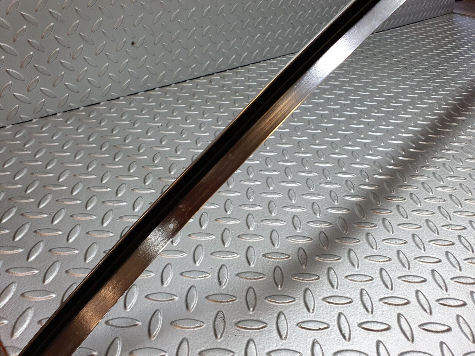 41262 Mercedes-Benz W126 300SE Roof Chrome Trim Left Side