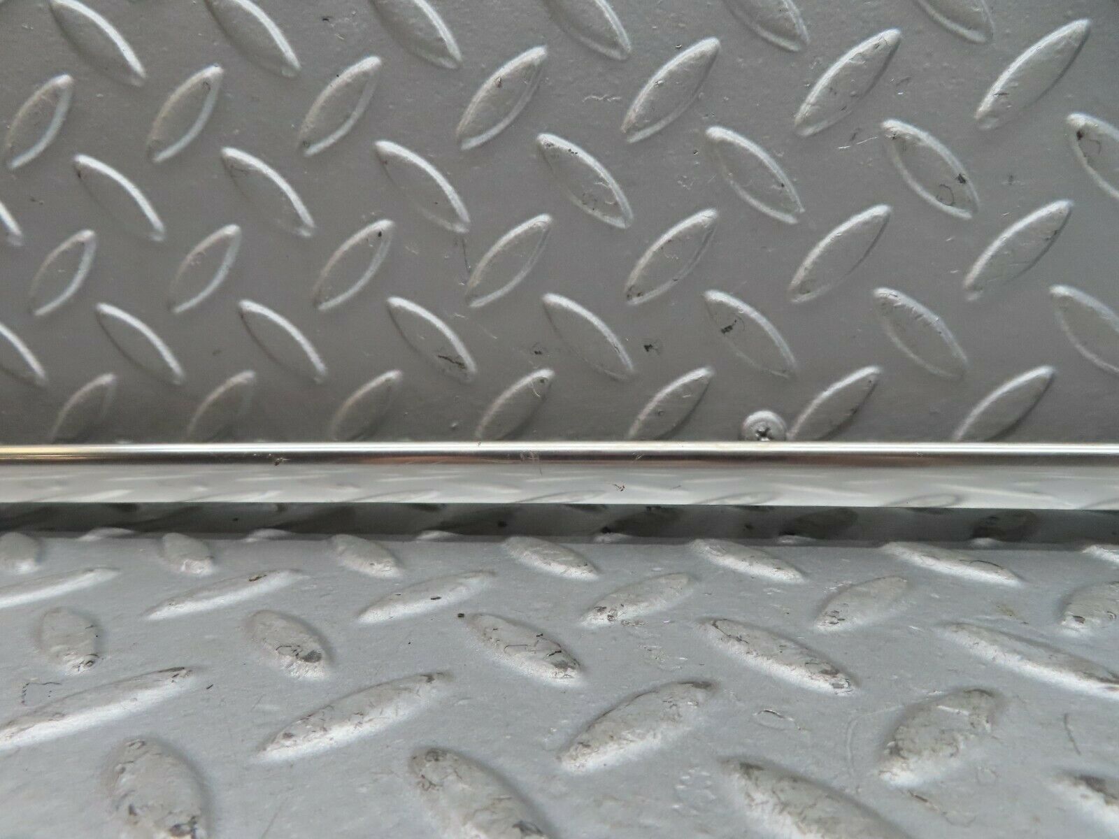 17890 Mercedes-Benz W116 450SEL Roof Chrome Moulding Trim Left Side