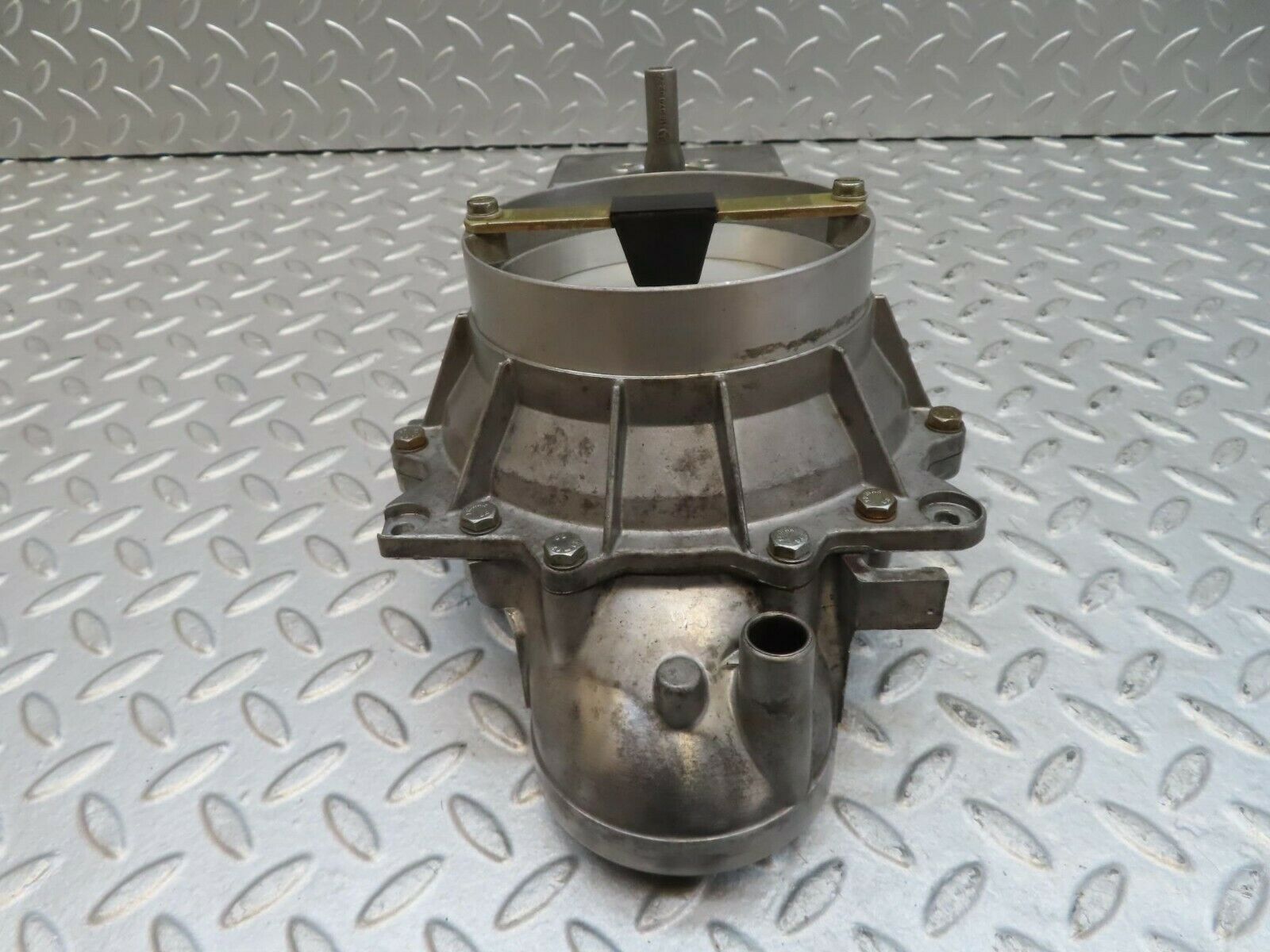 16596 Mercedes-Benz C107 380SLC Air Flow Mass Sensor 0438120114