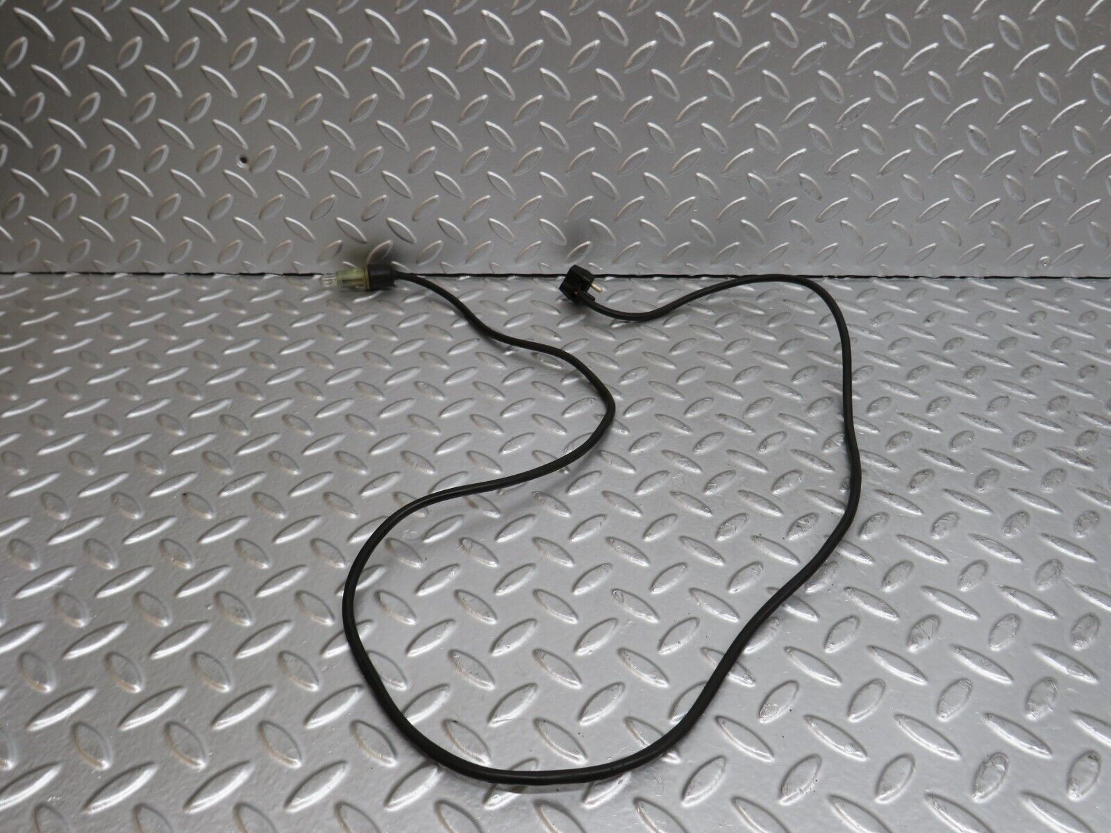 29595 Mercedes-Benz W124 230E Front Wing Indicator Cable Wire 1249971881