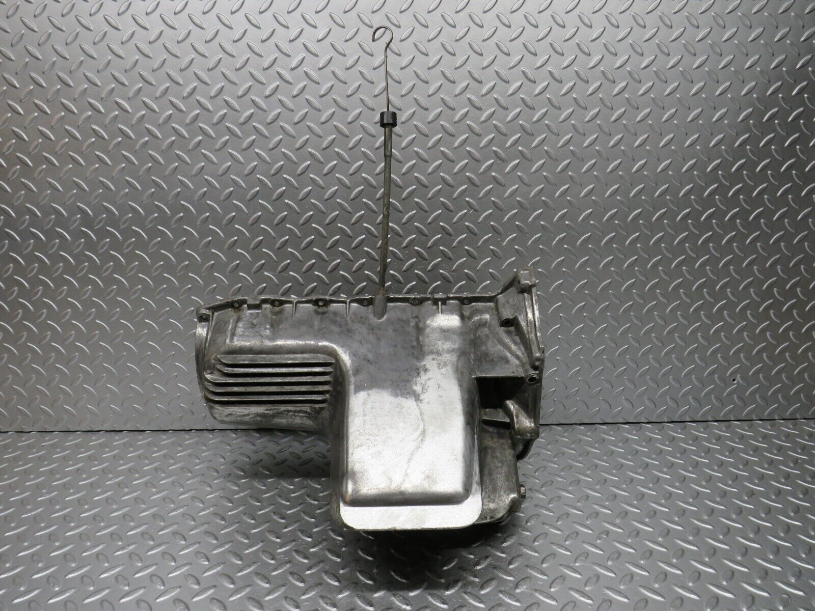 30158 Porsche 924 Oil Pan Oil Sump 048103603