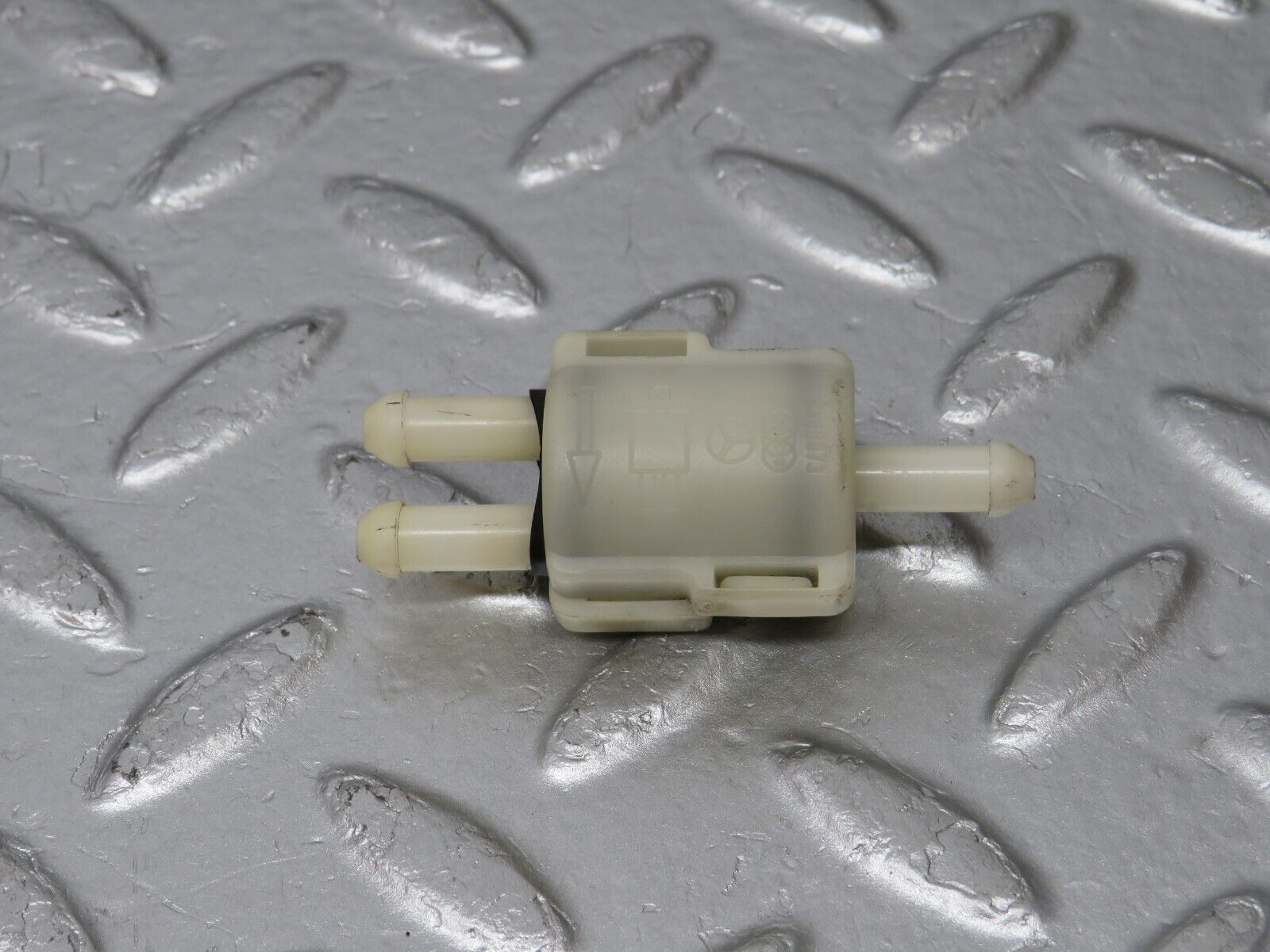 33825 Mercedes-Benz W201 190E 2.0L Windscreen Washer Fluid Distributor