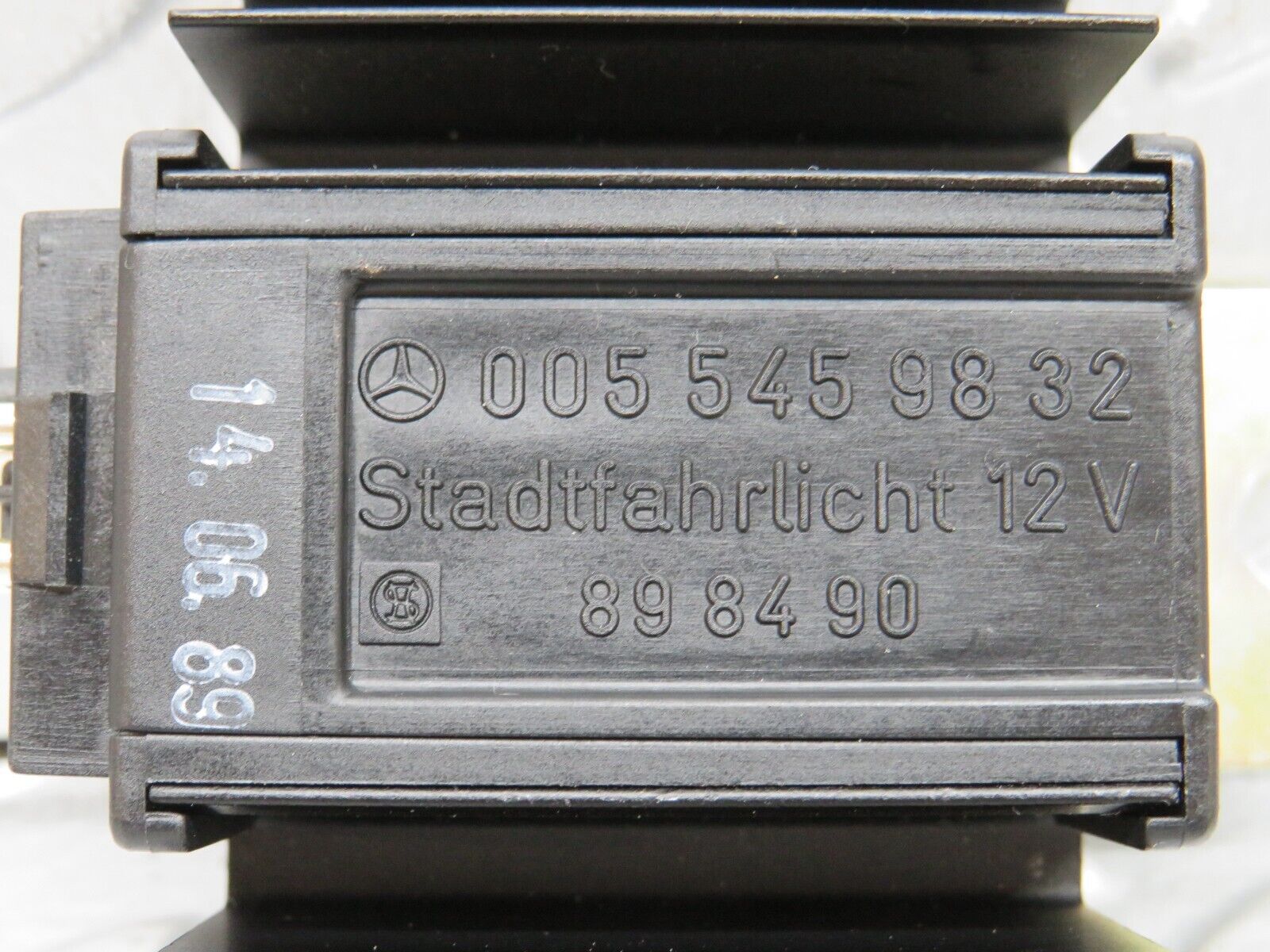 29449 Mercedes-Benz W124 230E ECU Relay 0055459832