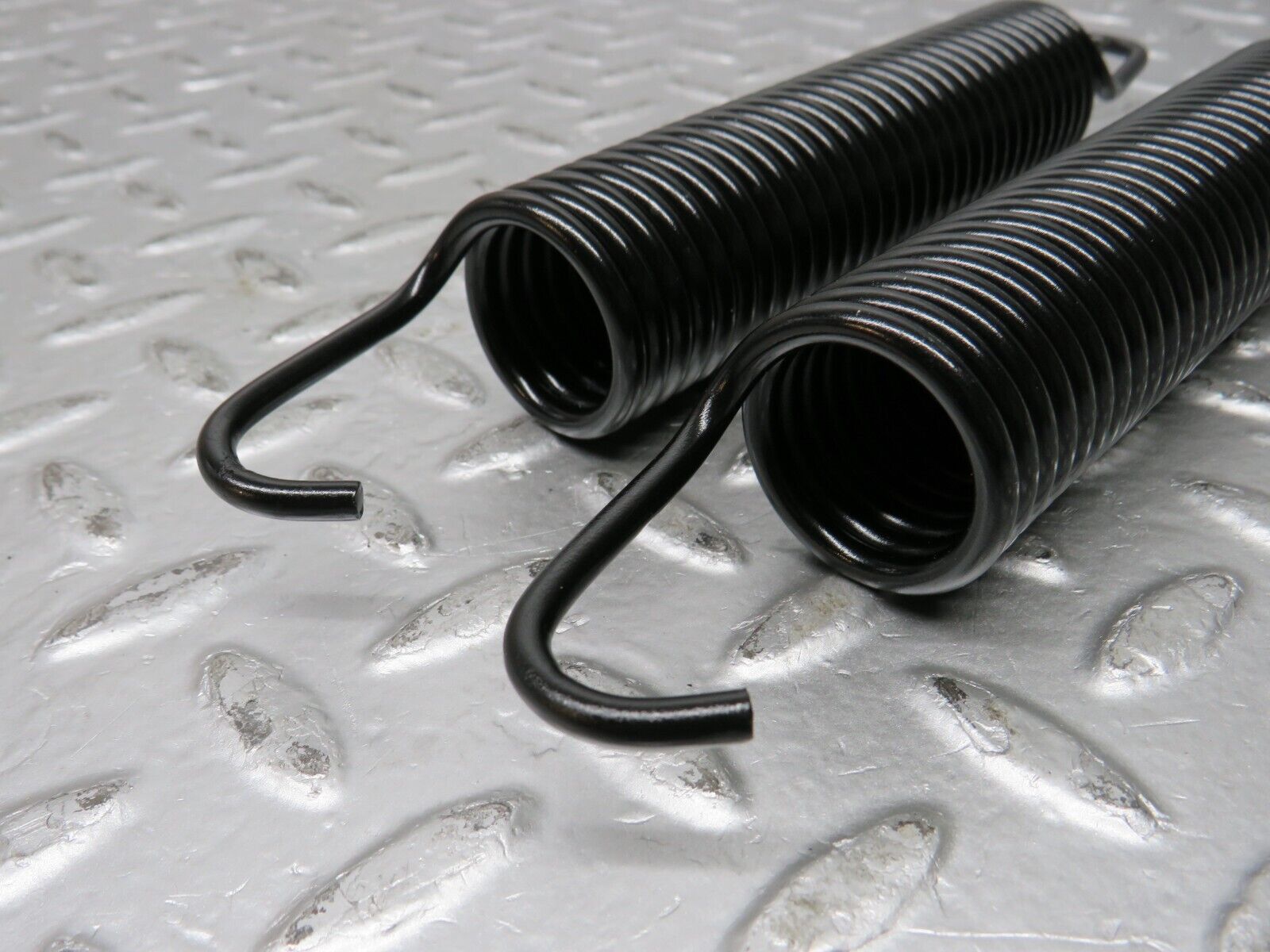 31992 Mercedes-Benz W123 230E Trunk Lid Hinge Spring Pair