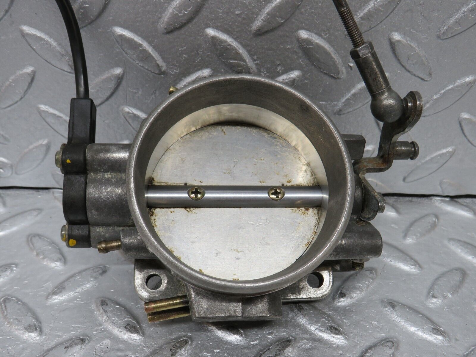 37113 Mercedes-Benz C126 420SEC Coupe Throttle Body Valve 0011407753