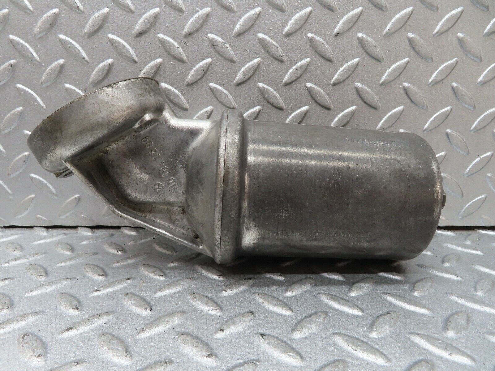 17710 Mercedes-Benz W116 450SEL Oil Filter Housing 1161840509