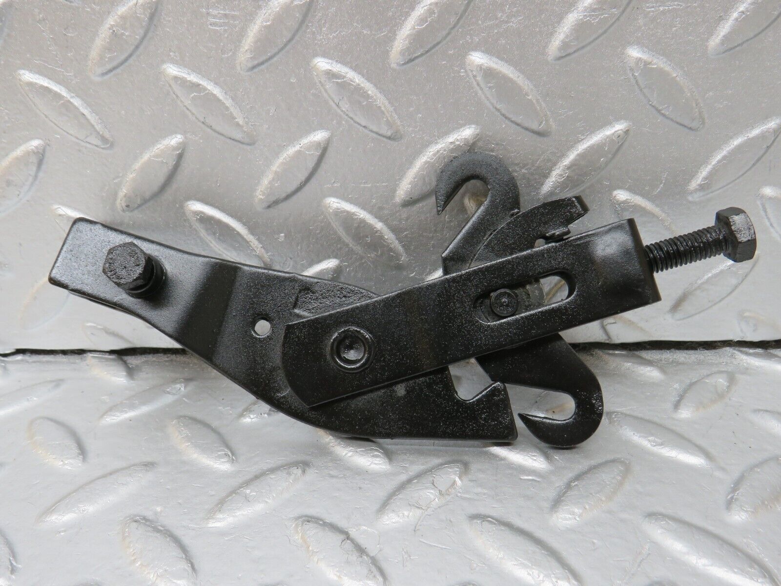 34677 Mercedes-Benz W124 260E Handbrake Adjusting Handbrake Regulator