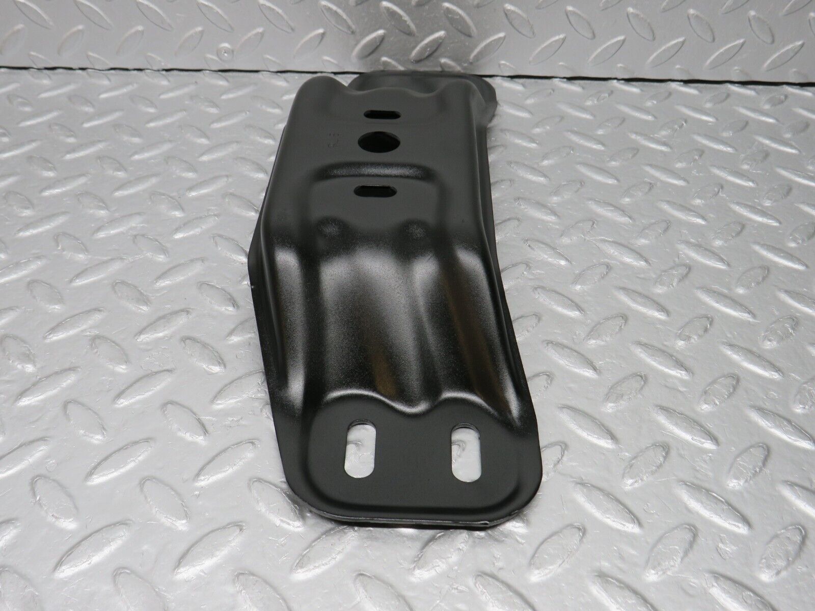 38005 Mercedes-Benz A124 320E Cabriolet Gearbox Mount Bracket