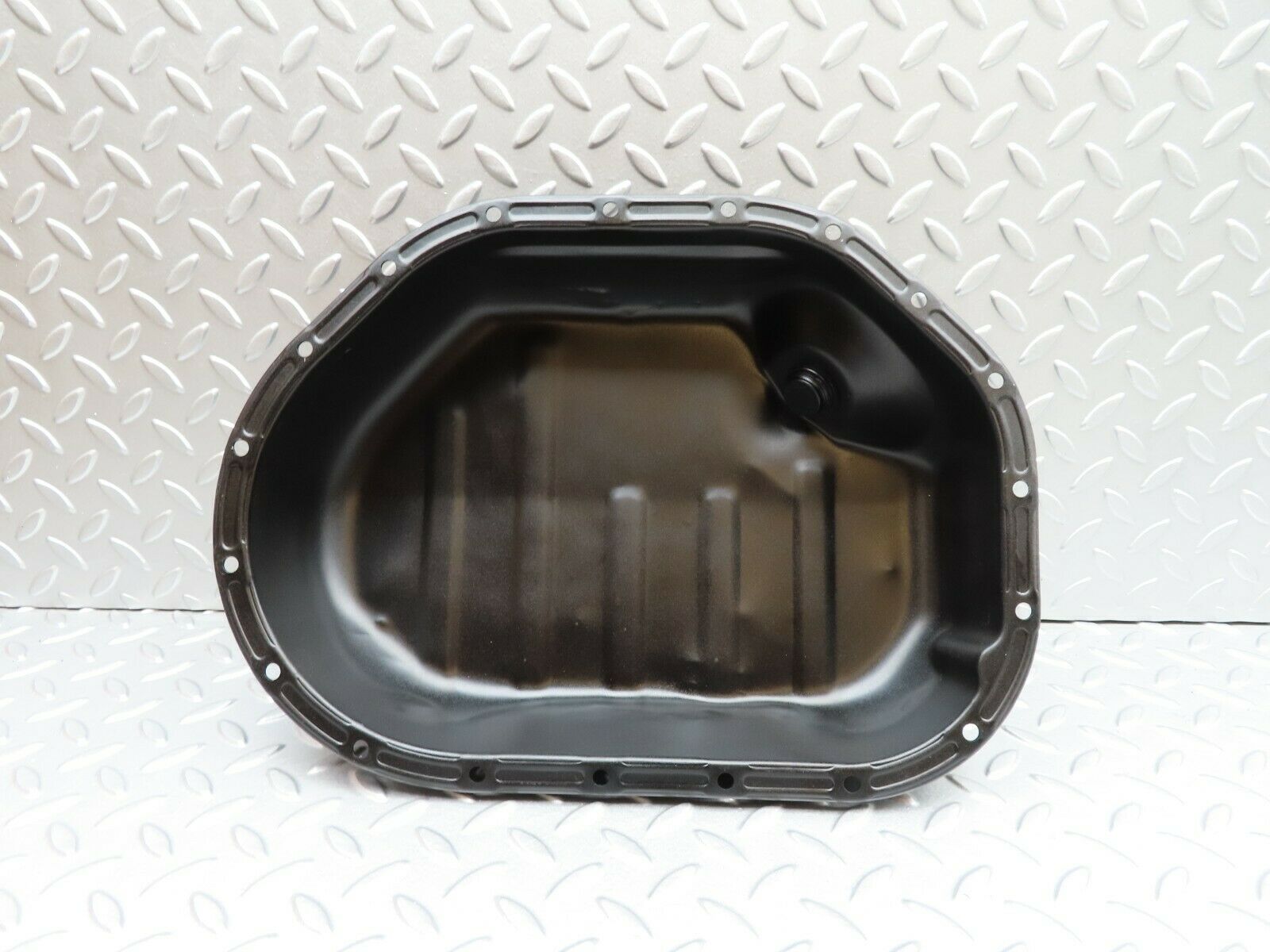 4891 Mercedes-Benz W114 280CE Coupe Oil Sump