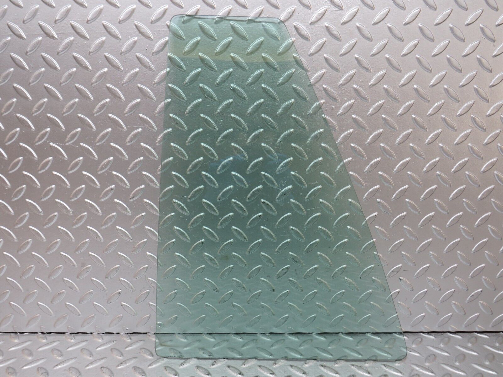 27637 Mercedes-Benz S124 300TE Wagon Rear Left Quarter Window Glass