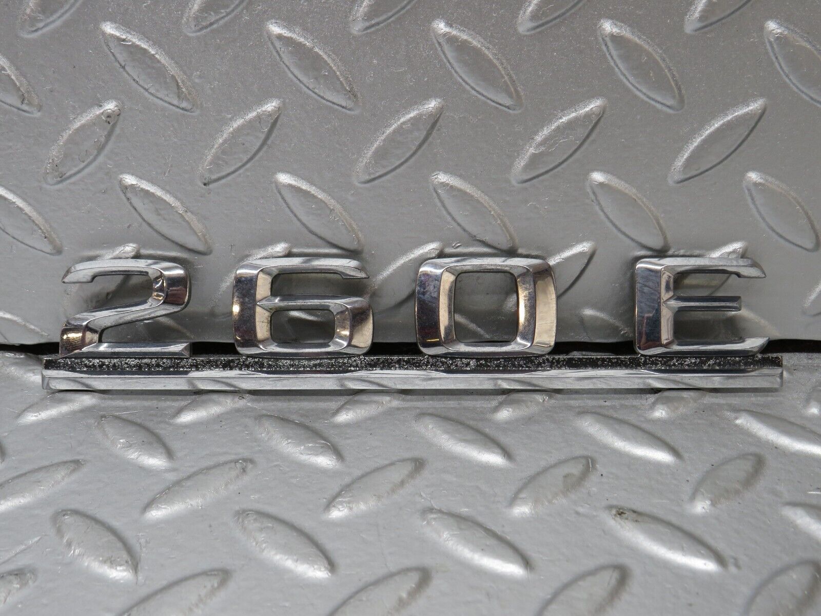 33964 Mercedes-Benz W124 260E Trunk Lid Badge Emblem 1248171515