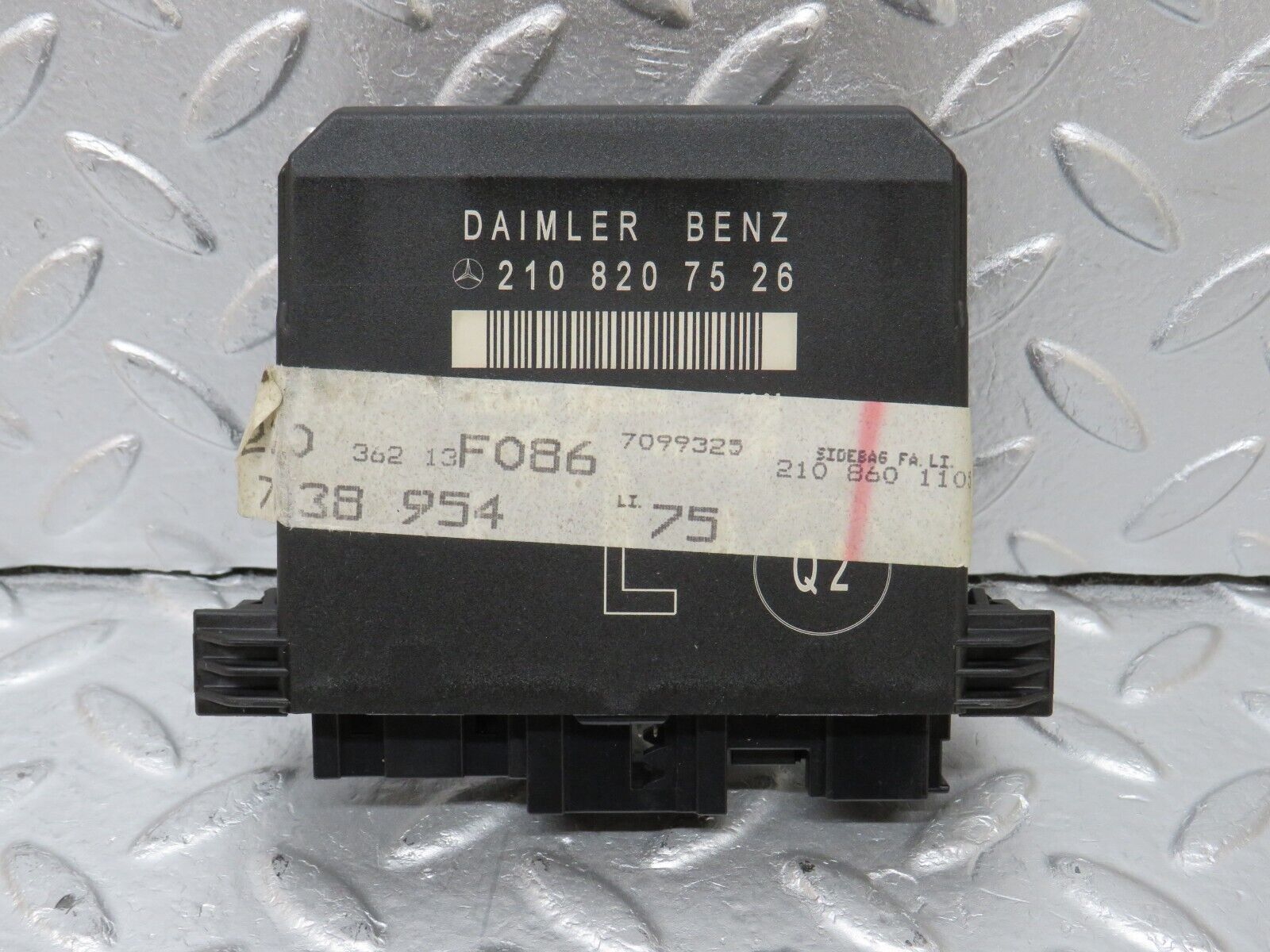 34760 Mercedes-Benz W210 320E Door Control Unit Front Left 2108207526