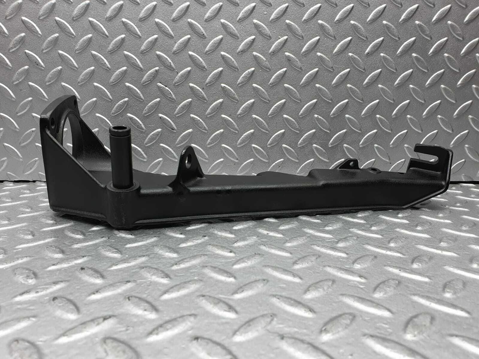 0110 Mercedes-Benz C107 350 SLC Brake Pedal Bracket 1072941101