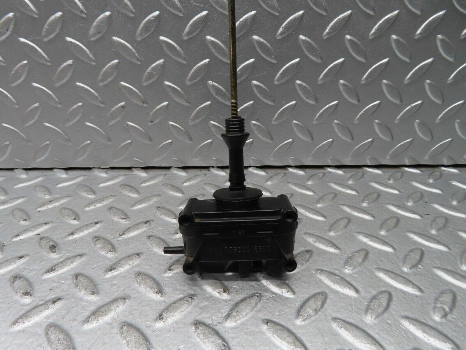 21445 Mercedes-Benz W126 300SE Rear Door Lock Vacuum Actuator