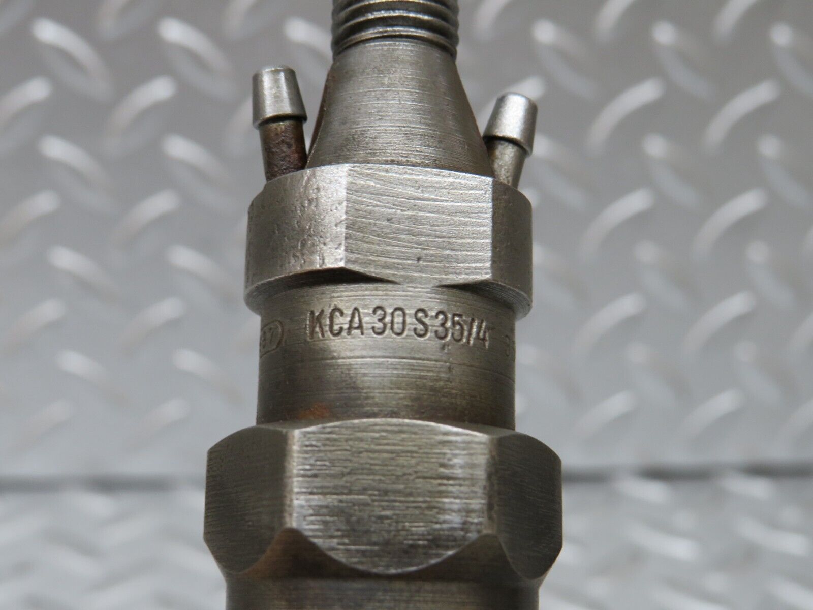 27002 Mercedes-Benz W123 240D Fuel Injector Bosch KCA30S35/4