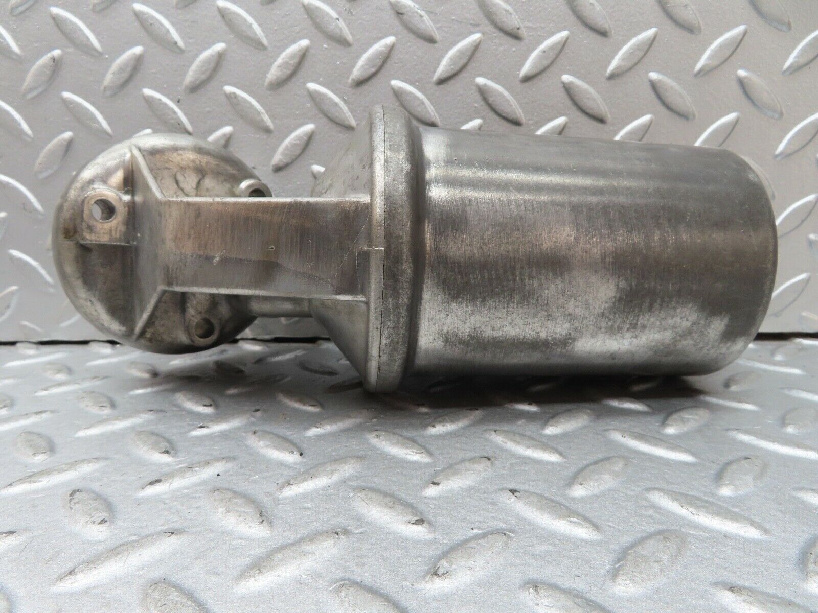 17710 Mercedes-Benz W116 450SEL Oil Filter Housing 1161840509