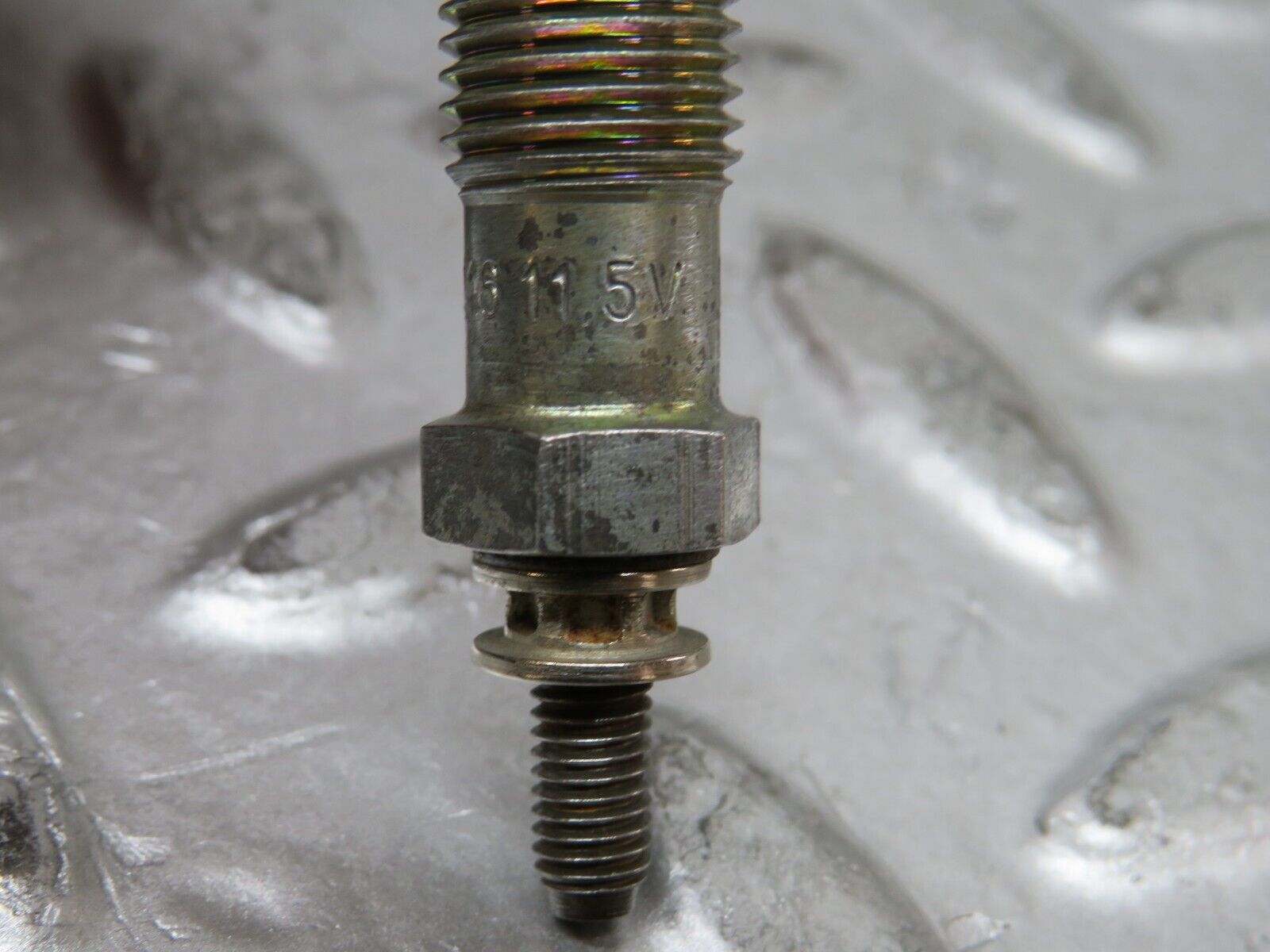 26996 Mercedes-Benz W123 240D Glow Plug Set Bosch