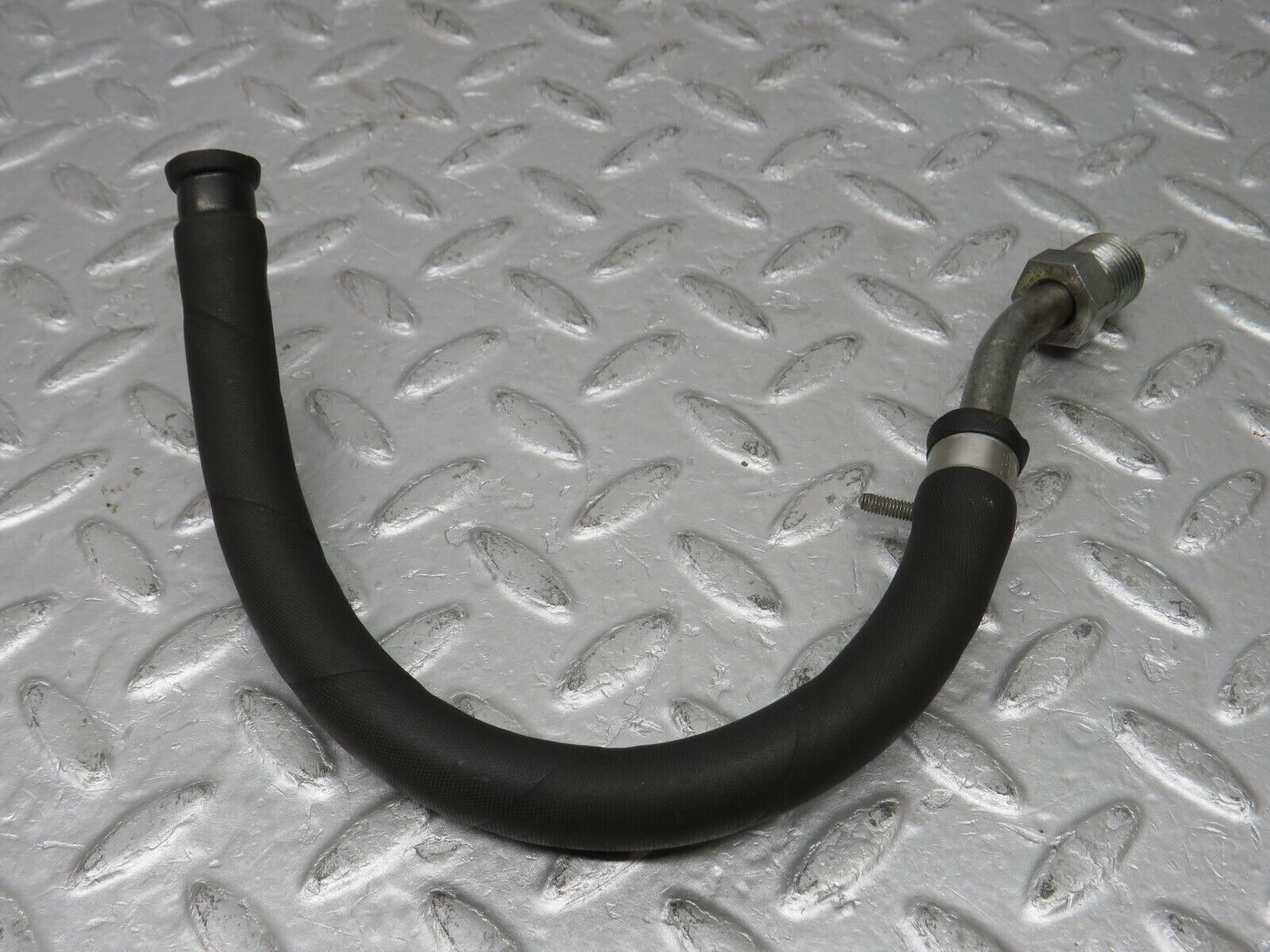 38185 Mercedes-Benz A124 320E Cabriolet Oil Cooler Hose Pipe