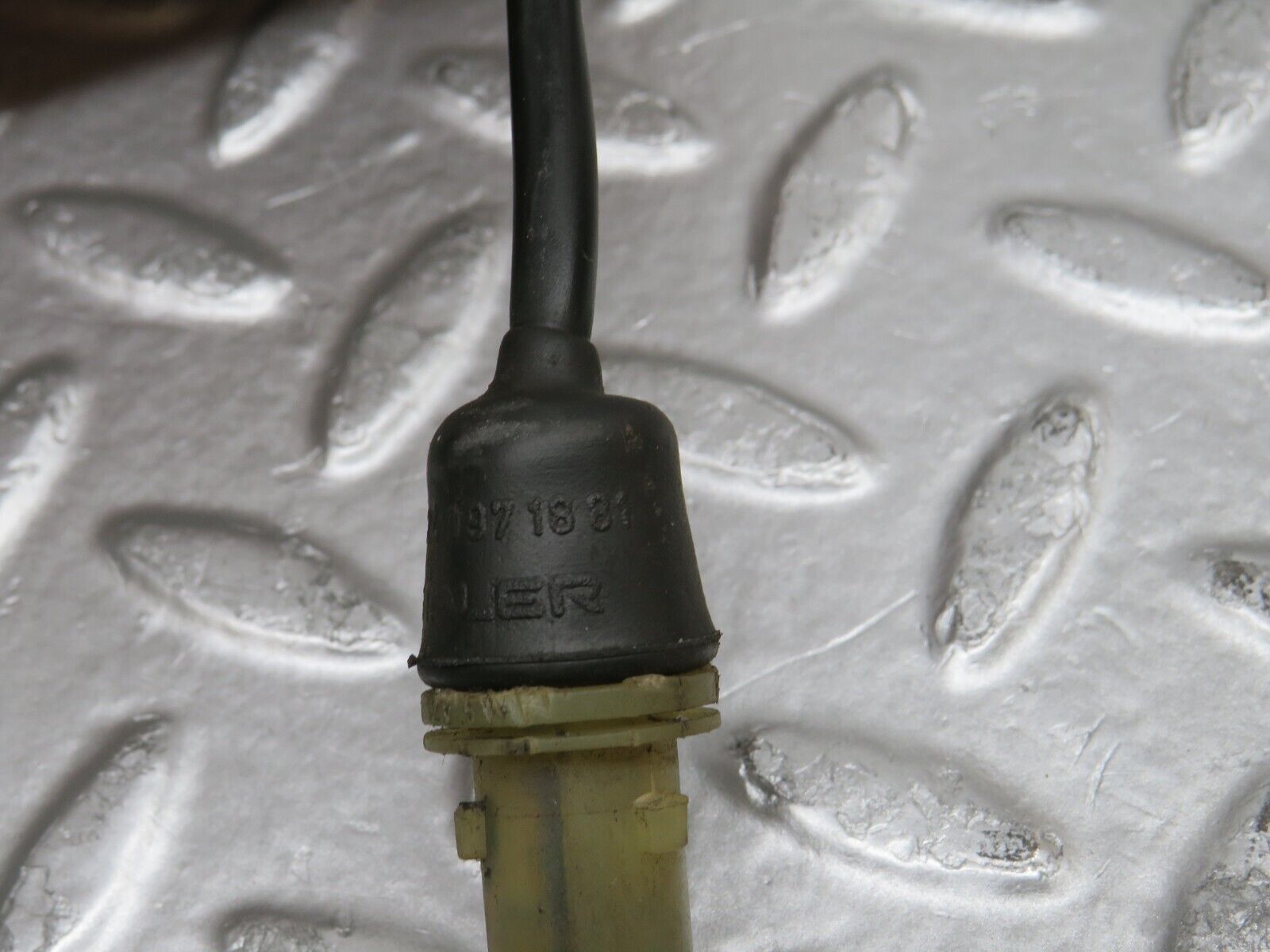 29593 Mercedes-Benz W124 230E Front Wing Indicator Cable Wire 1249971881