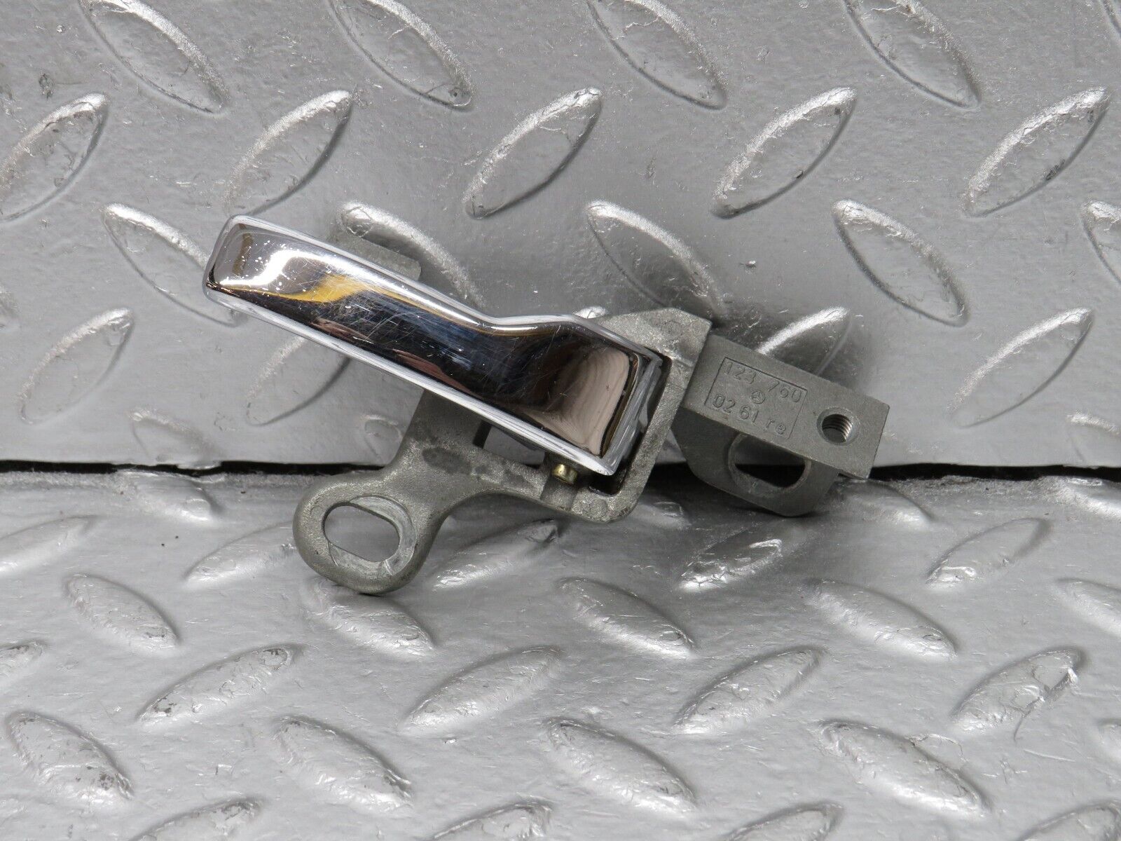 33668 Mercedes-Benz C123 280CE Coupe Right Interior Door Handle 1237600261