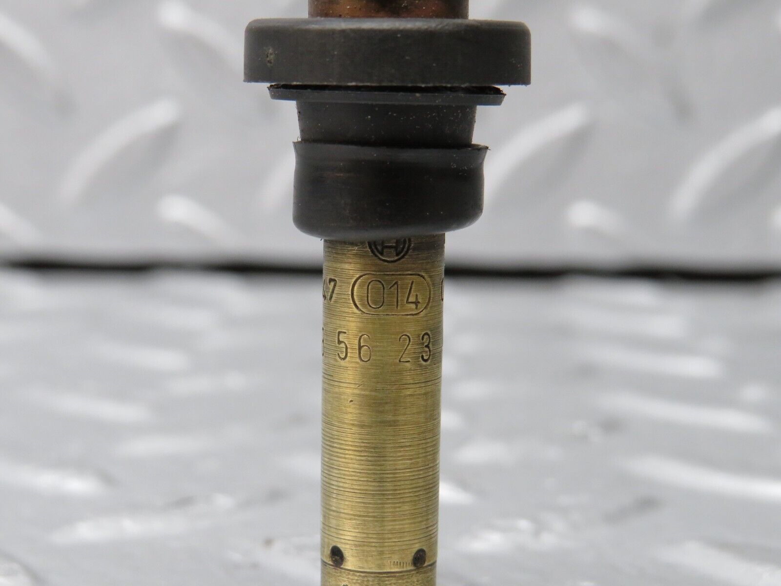 38902 Mercedes-Benz W201 190E 2.6L Fuel Injector Bosch 0000785623 0437502047