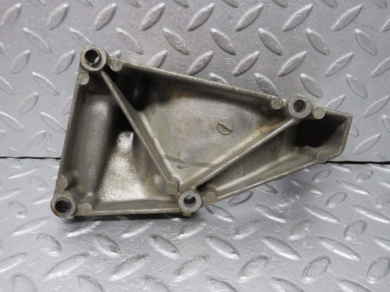 38815 Mercedes-Benz W201 190E 2.6L Alternator Generator Bracket 1031550435