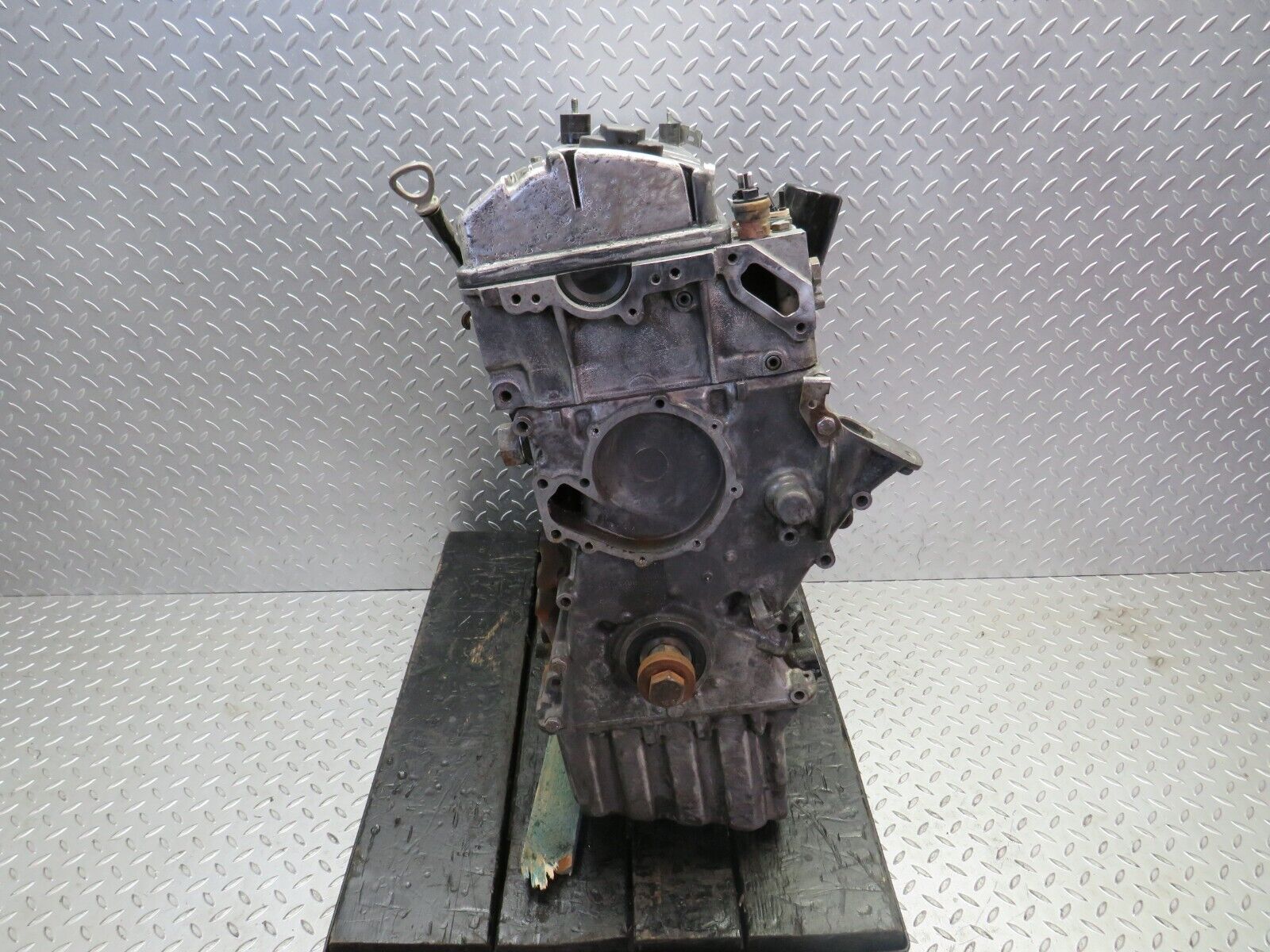 30570 Mercedes-Benz W124 230E Complete Engine 1020113501 M102.982