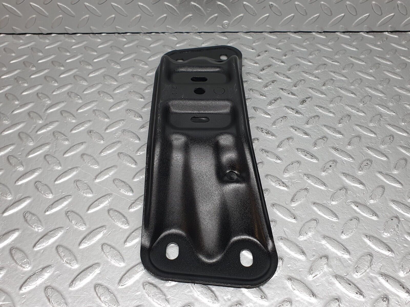 41148 Mercedes-Benz W126 300SE Gearbox Mount Bracket