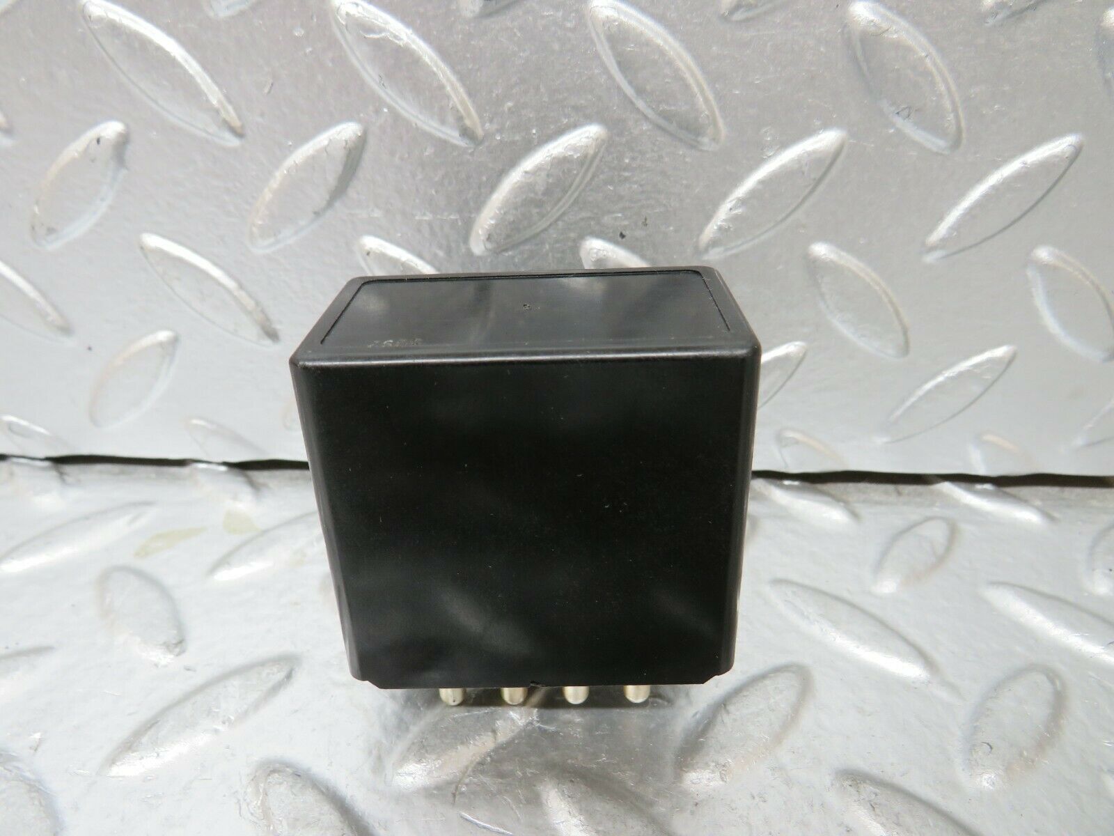 24316 Mercedes-Benz S124 220TE Wagon Rear Windscreen Wiper Relay 1248210063