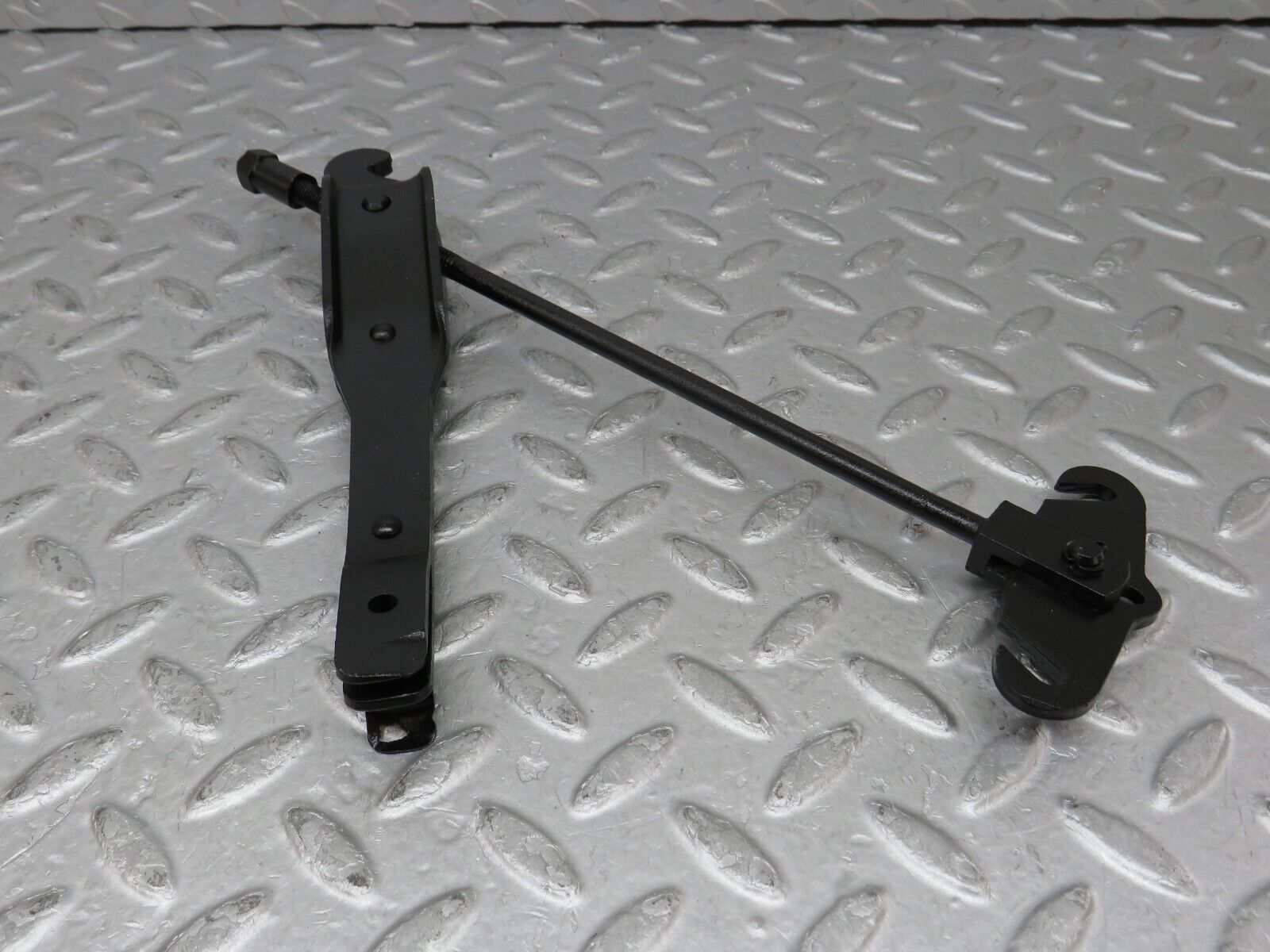 35711 Mercedes-Benz W108 Handbrake Adjusting Handbrake Regulator