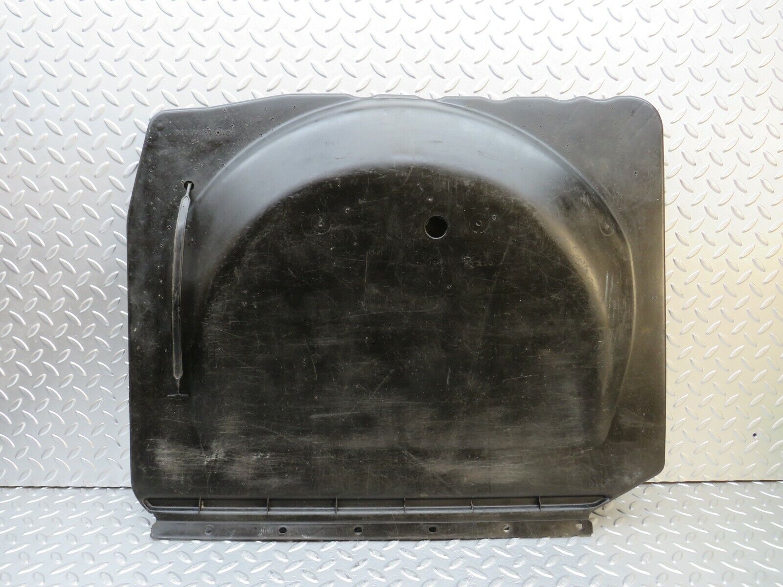 22850 Mercedes-Benz C107 450SLC Coupe Spare Wheel Cover 1076930033