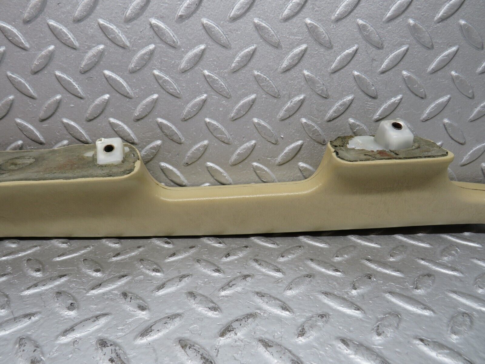 36861 Mercedes-Benz C126 420SEC Left Door Interior Handle Armrest Beige