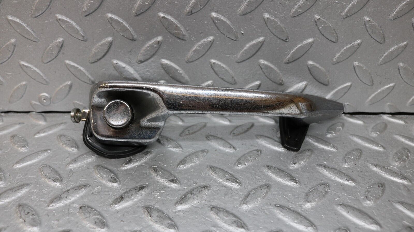 37277 Mercedes-Benz W109 300SEL Rear Right Door Chrome Handle 1087661202