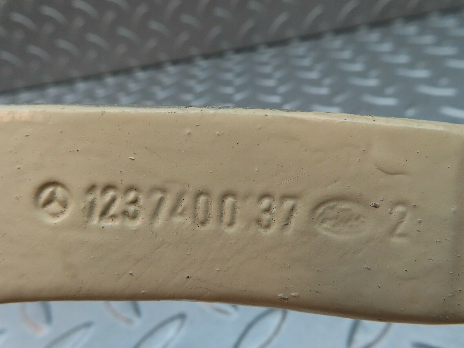 3786 Mercedes-Benz S123 200T Wagon Tailgate Hinge Left Side 1237400137