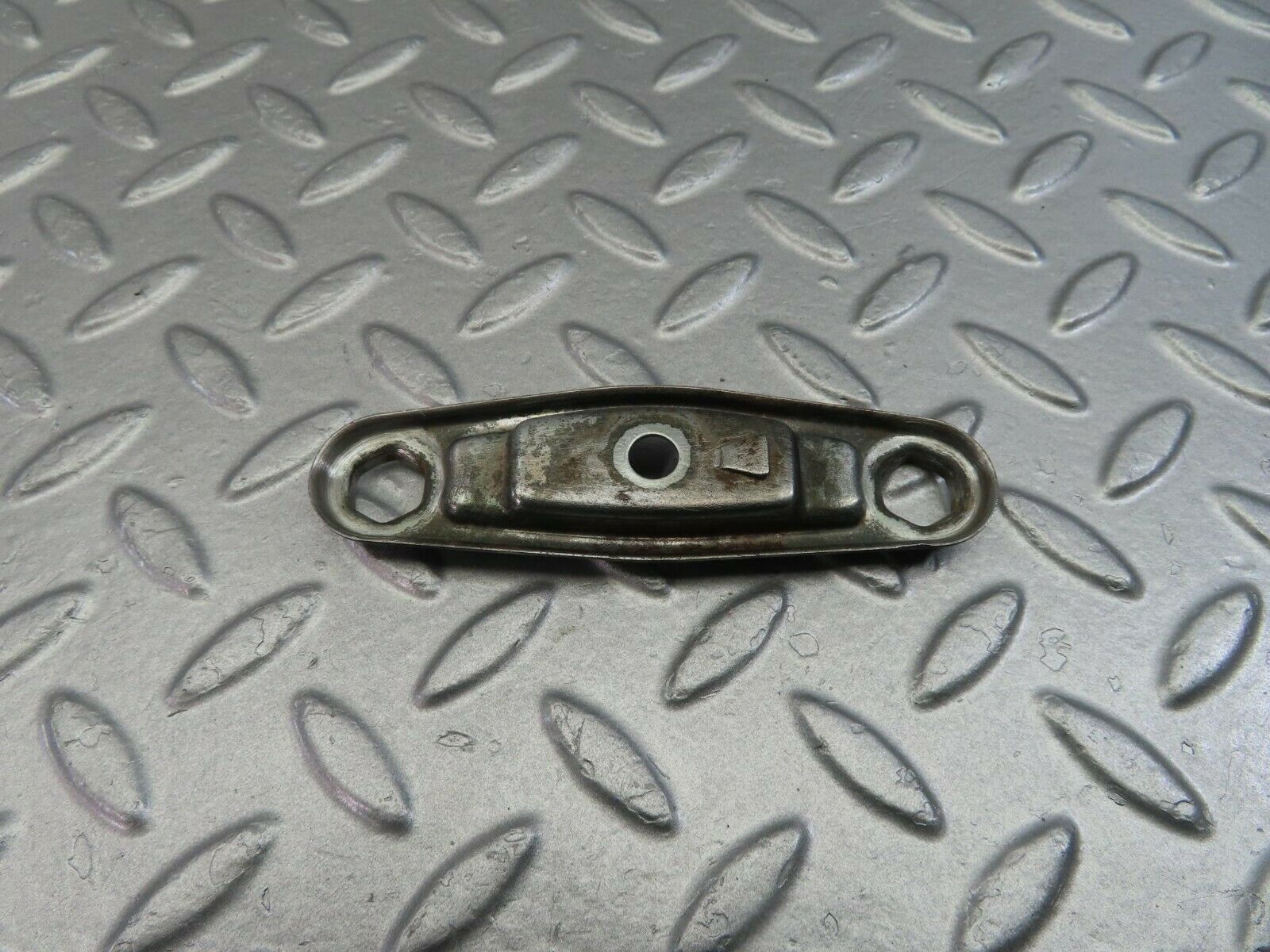 9806 Mercedes-Benz C123 280CE Coupe Fuel Injector Nozzle Clamp Bracket