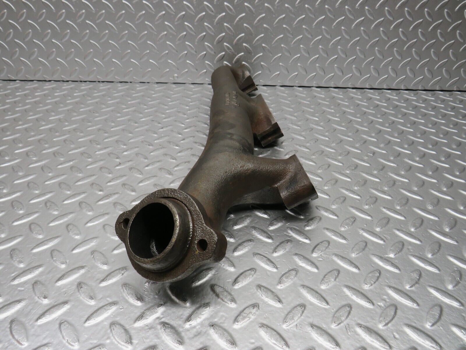 31100 Mercedes-Benz W123 200D Exhaust Manifold 6161420501 OM615.940