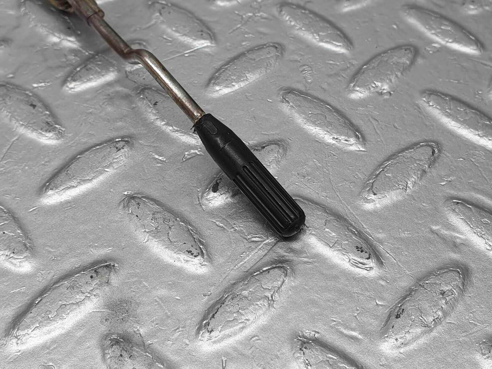 41079 Mercedes-Benz W126 300SE Rear Left Door Lock Vacuum Actuator & Knob