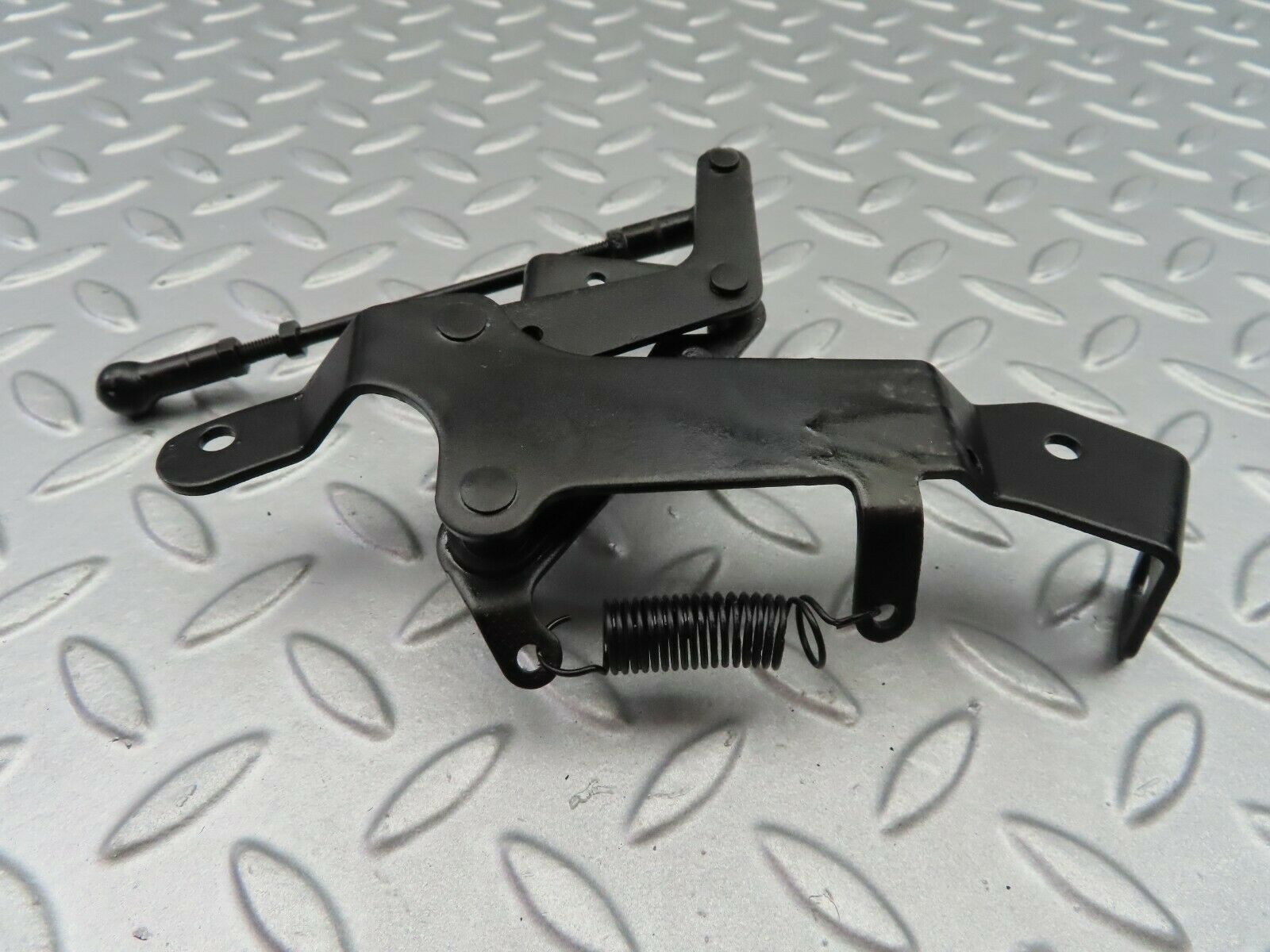 6919 Mercedes-Benz C107 350SLC Coupe Throttle Linkage