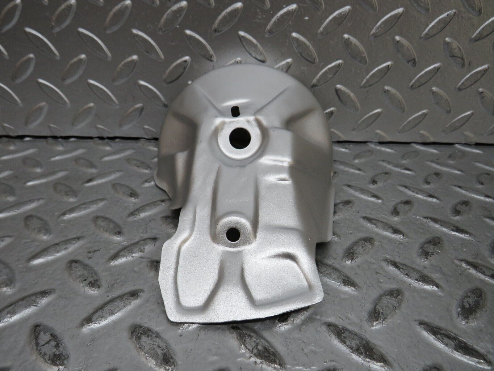 29104 Mercedes-Benz C124 320CE Coupe Engine Mount Bracket Heat Shield