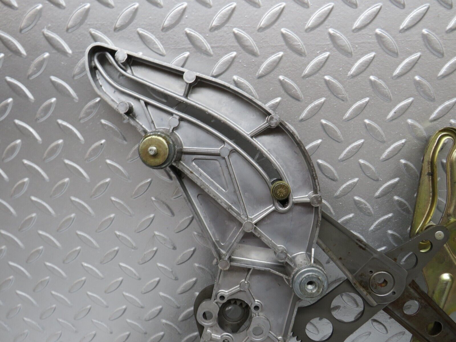 37123 Mercedes-Benz C126 420SEC Coupe Rear Left Window Regulator Mechanism