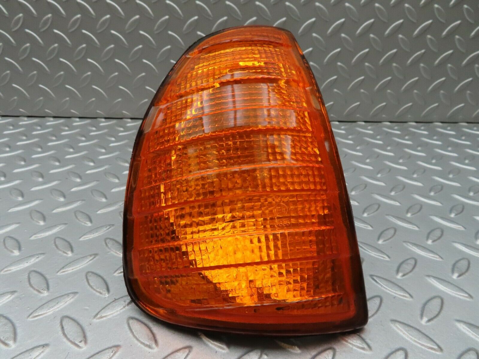 3910 Mercedes-Benz S123 200T Wagon Indicator Light Right