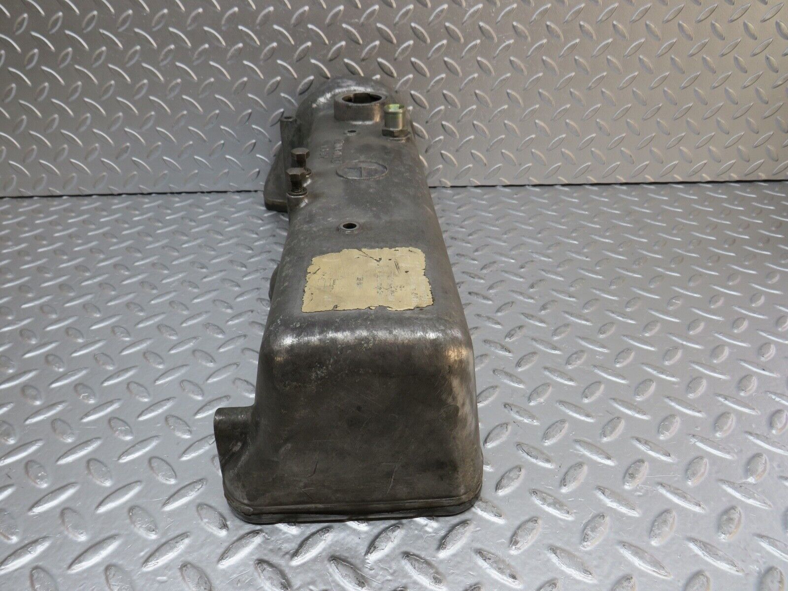 0343 Mercedes-Benz W123 220D Valve Cover 6150160205