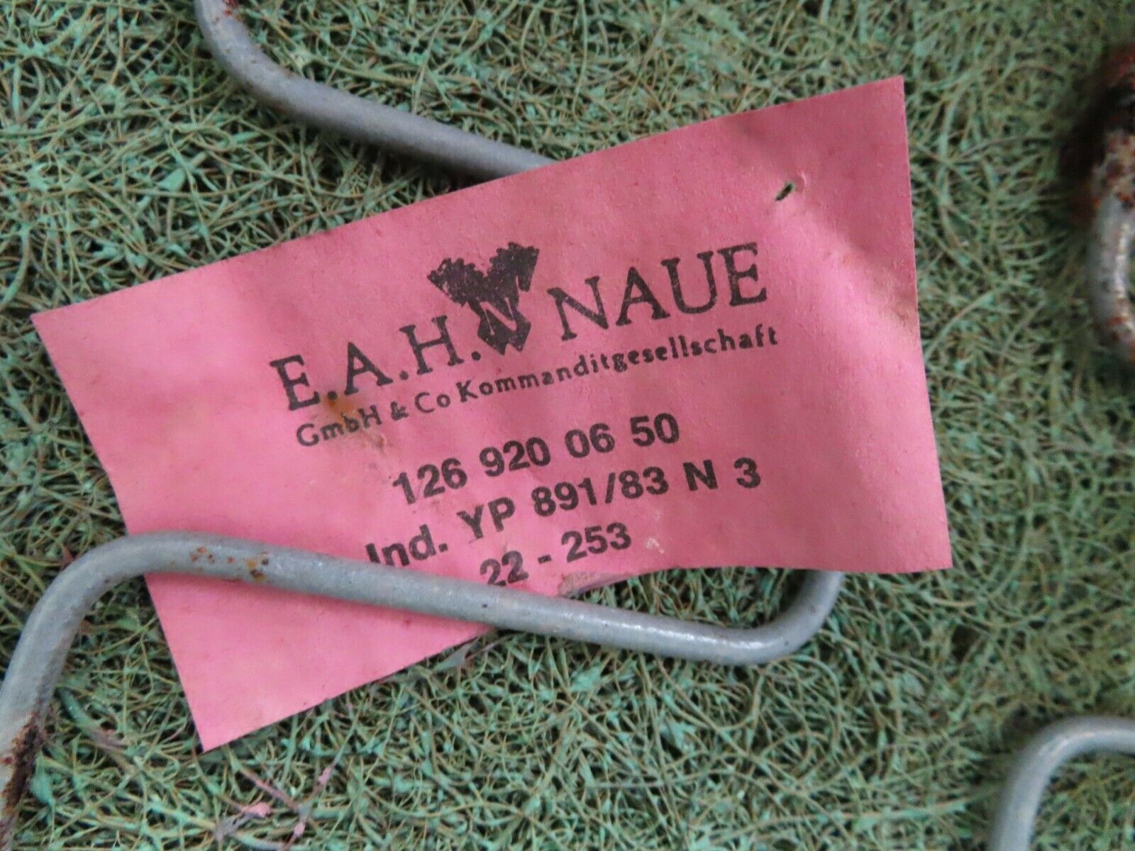 6322 Mercedes-Benz W126 380SE Rear Seat Palomino 1269200650