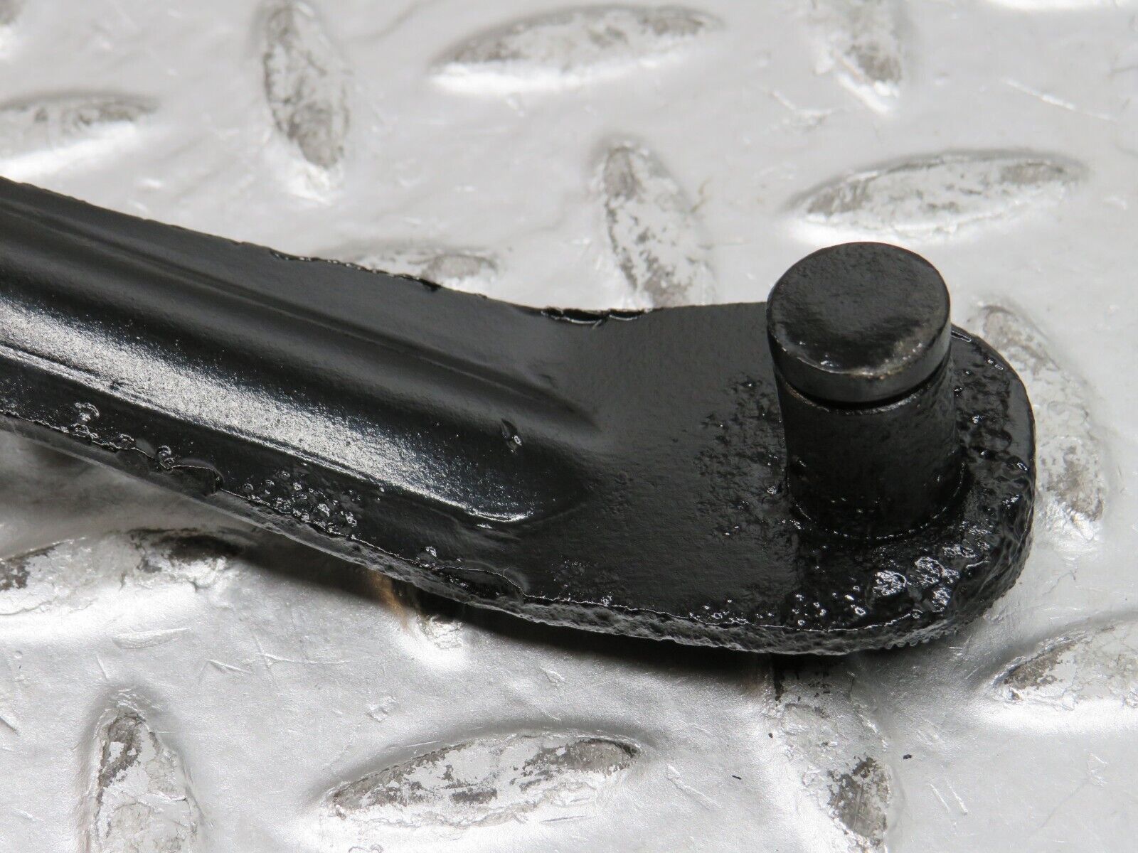 32124 Mercedes-Benz W123 230E Bonnet Hinge Right Side