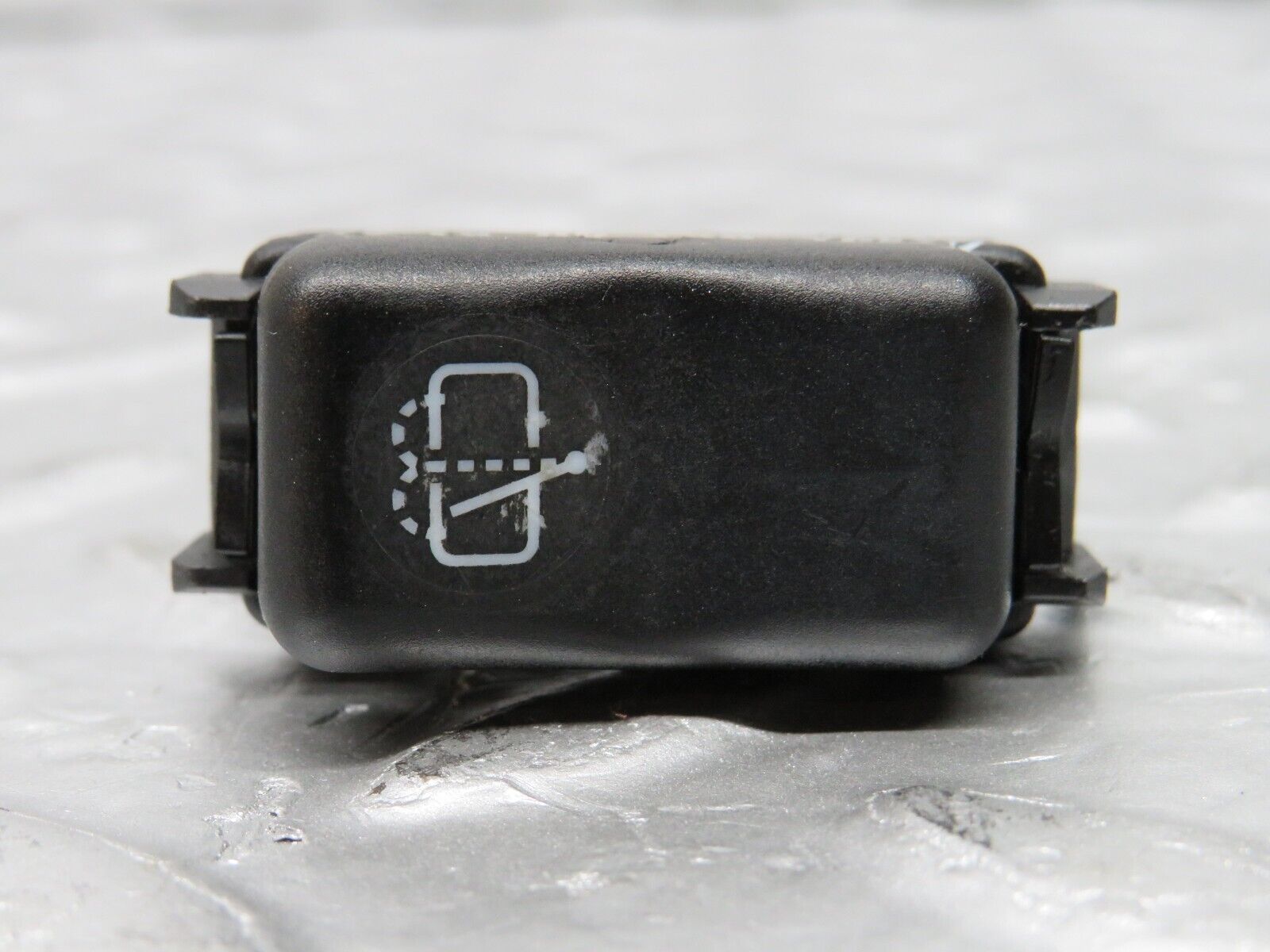 31379 Mercedes-Benz S124 220TE Wagon Tailgate Window Washer Switch 1248210051