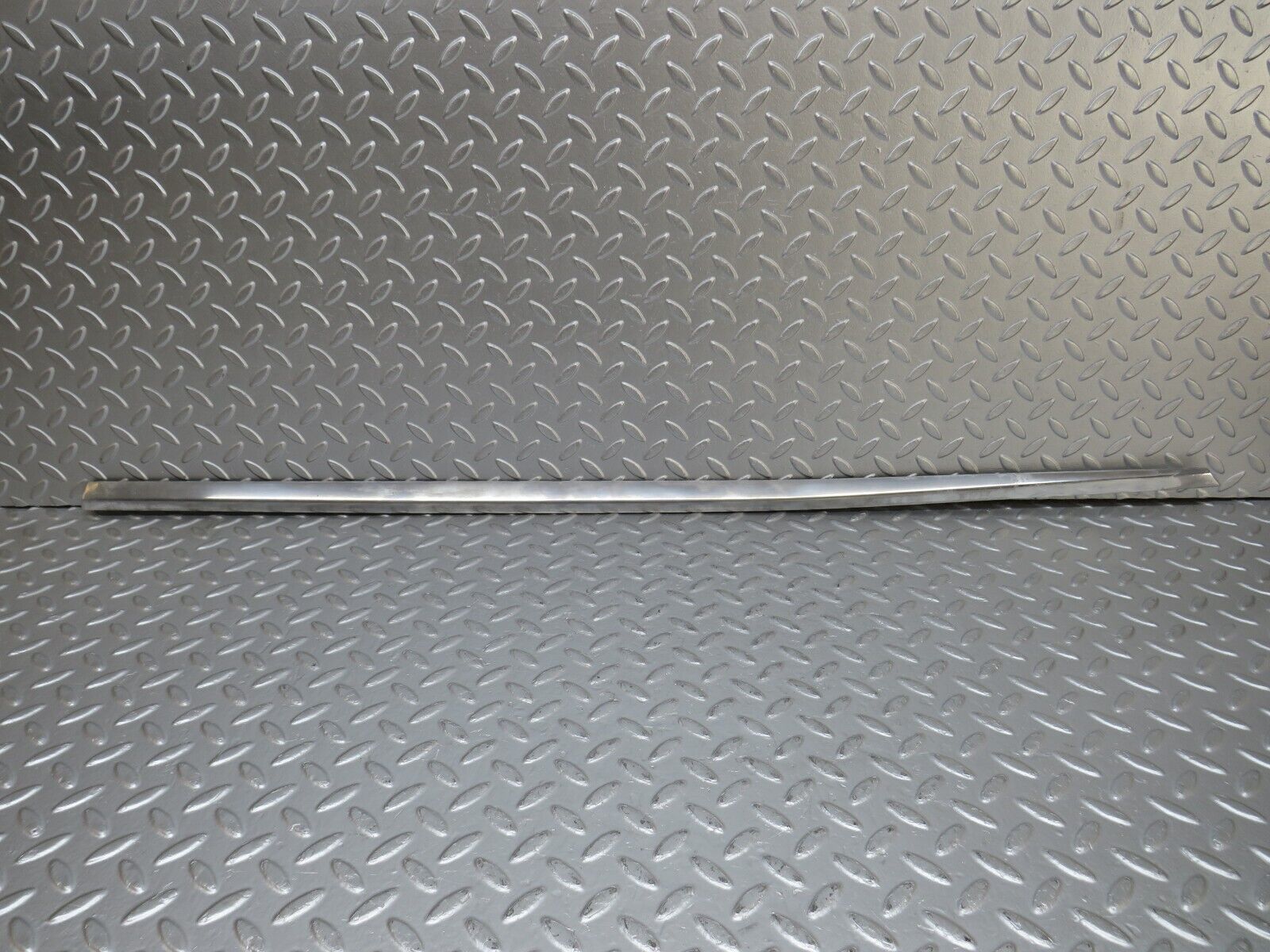 34407 Mercedes-Benz C126 380SEC Coupe Door Window Chrome Trim Right Side